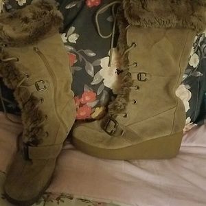 Explorer Report boots